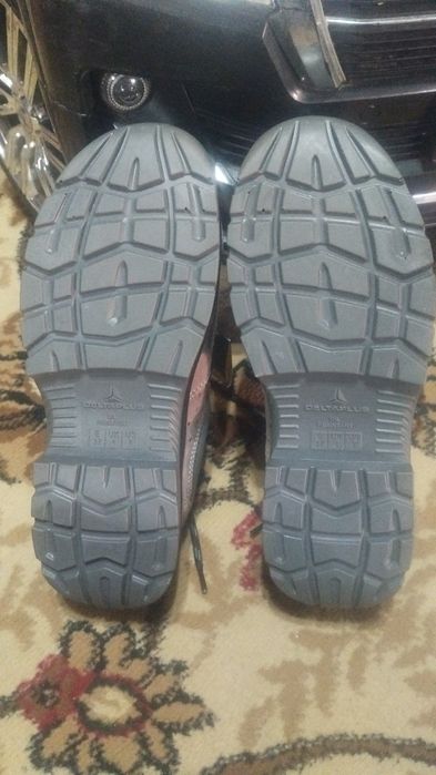 Продам спец обувь