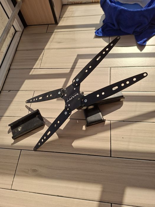 Кронштейн для телевизора