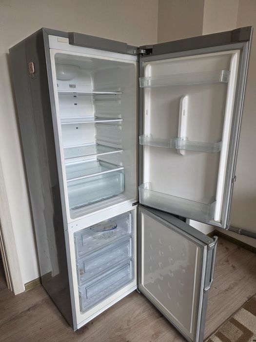 Продам Холодильник Samsung