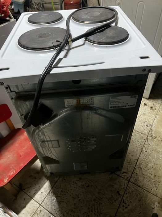 Продам электроплиту