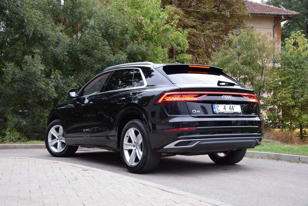 Продавам AUDI Q8 55TFSI MHEV