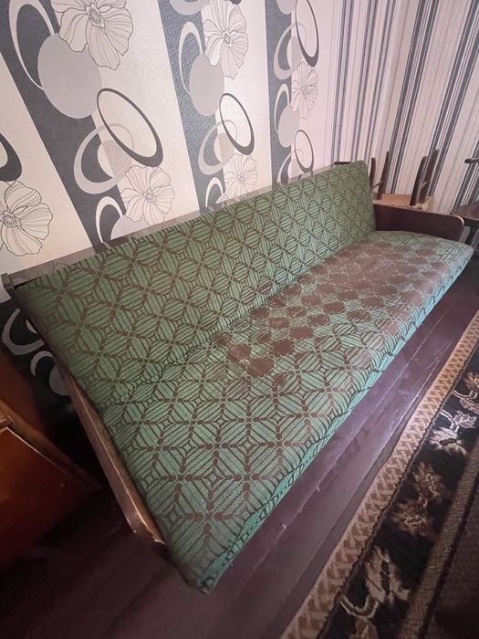 Обзавеждане гардероб диван