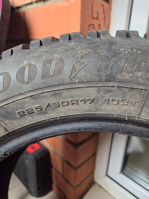 шины Goodyear Ultra Grip 17й радиус

Раз