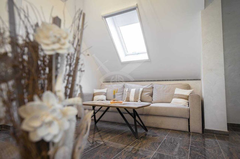 Дава се под наем Тристаен апартамент в Пловдив, Център - 140 кв.м за 1146.99 € - Снимка #1