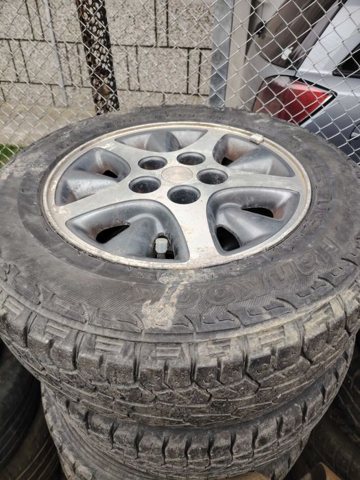 Джанти с зимни гуми nissan extrail 5×114.2 15 цола