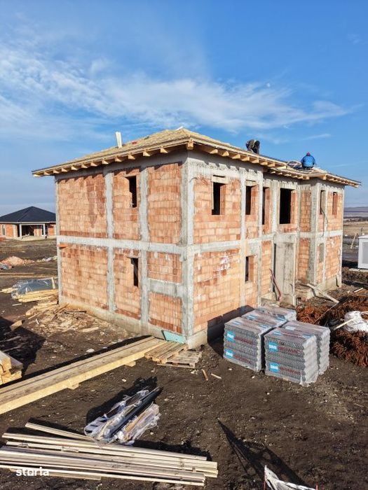 Casa tip duplex 5 camere, 215 mp gradina - Sura Mica
