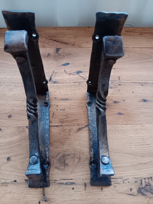 Декоративни конзоли за рафт