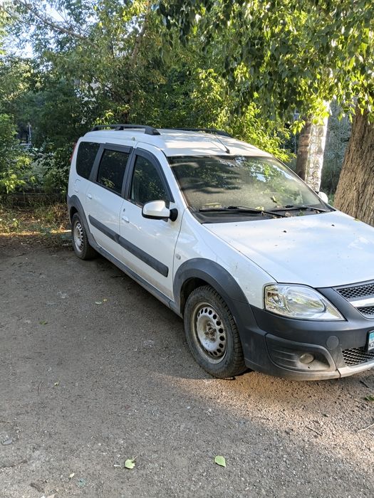 Продам Лада Ларгус крос 7 местка