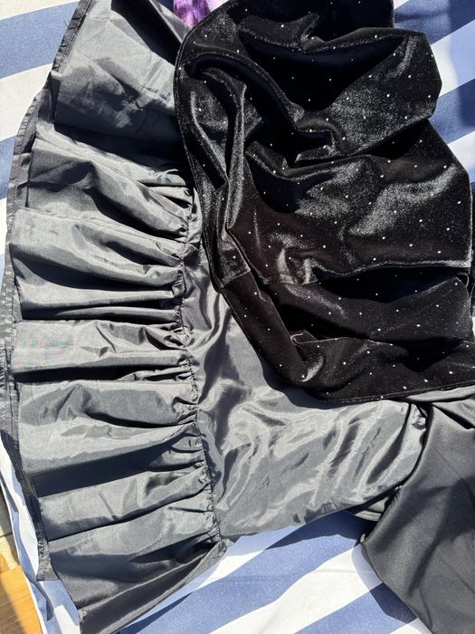 Fusta in clos din catifea neagra