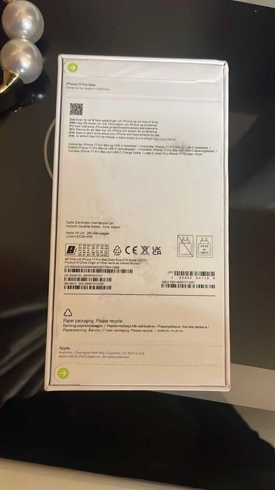 Vând iPhone 17 pro max