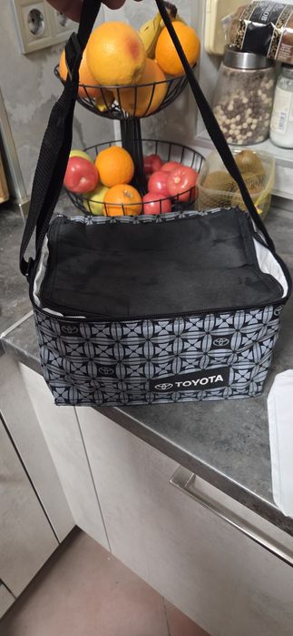 Топло,студена изолираща чанта Тойота