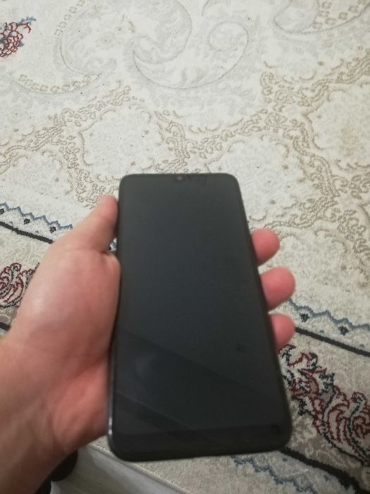 Срочно продаю телефон Redmi 7