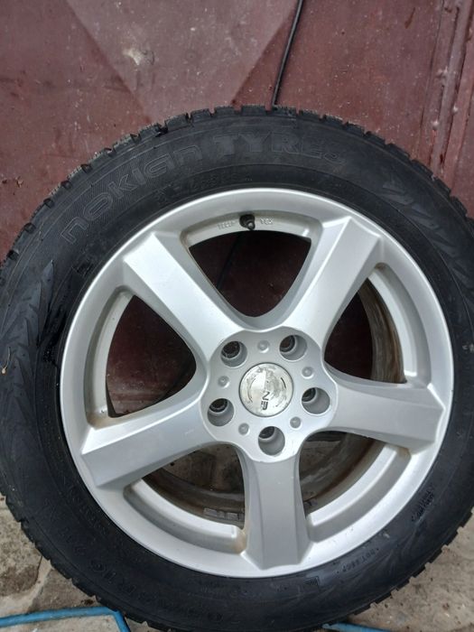 Roti aliaj pe16 cauciucuri nokian de iarna cu tinte