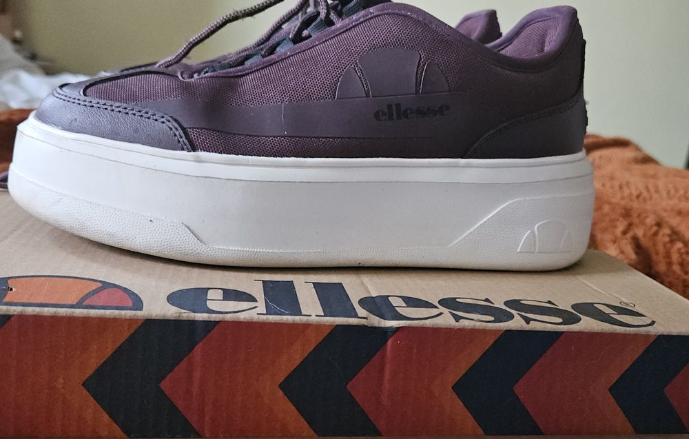 дамски обувки маратонки Ellesse почти нови