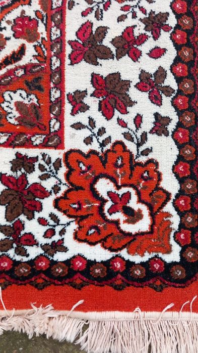 Covor persan folosit