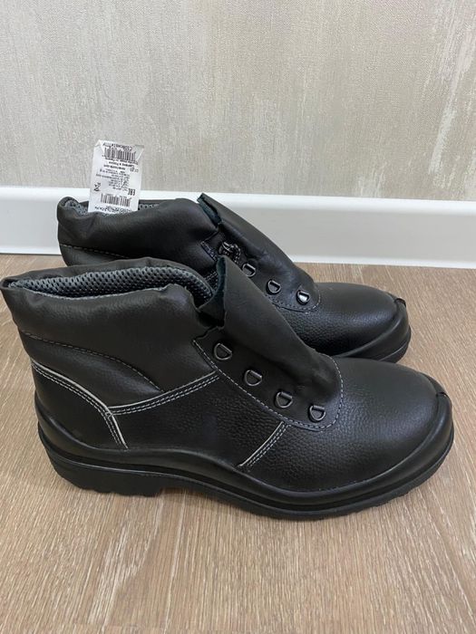 Спец ботинка,состояния новая