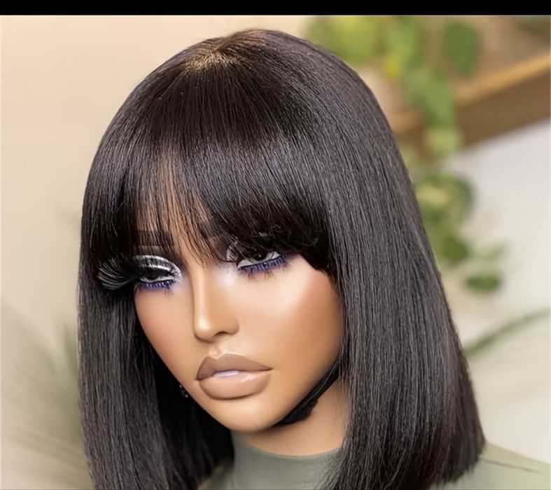 Естествена перука коса 25,4 см дължина черна с бретон 150% плътност