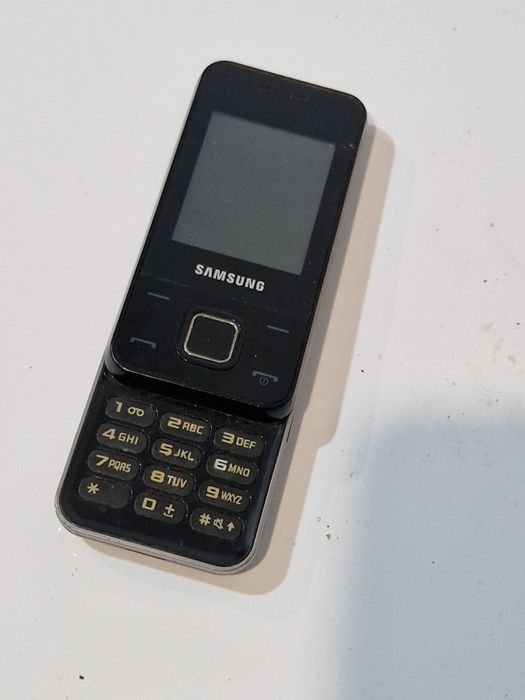 Telefon Samsung slide GT-E2330