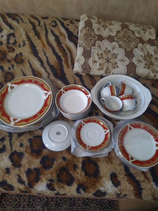 Продам посуду в наборе.