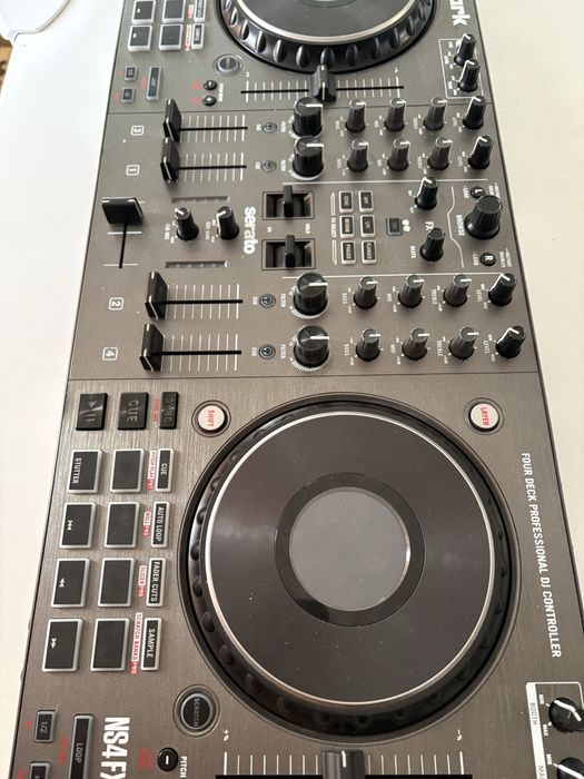 Consola Dj Numark ns4fx