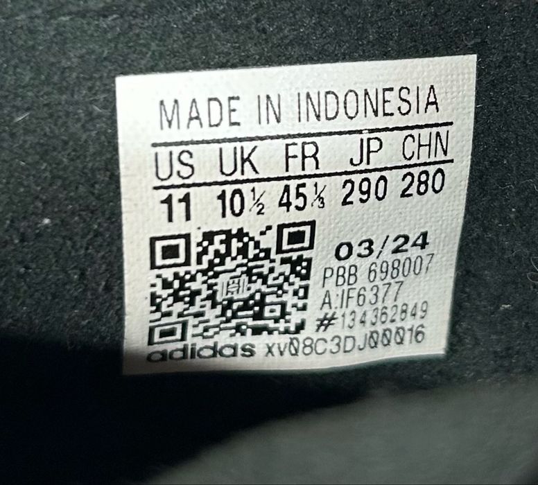 Футбольные кроссовки Adidas