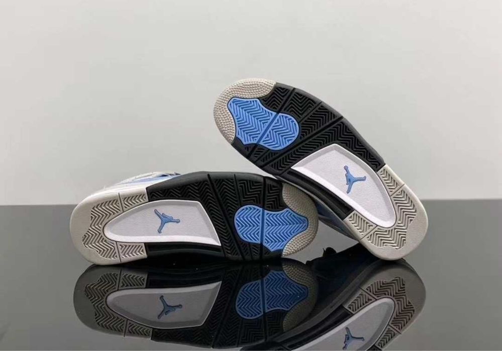 Air Jordan 4 - University blue - 39