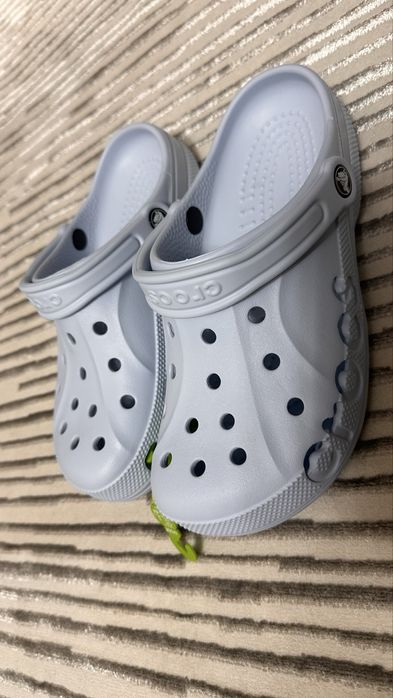 Кроксы из Америки .оригинал .размер 9 .(39-40)белые и голубые