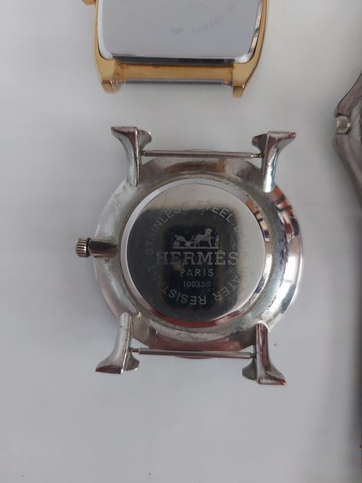 Часы наручные кварцевые.