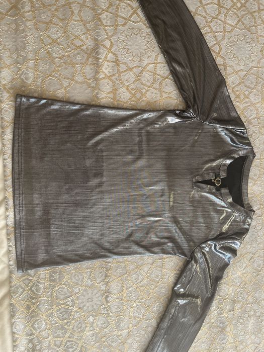 Стильная блузка в серебристом цвете