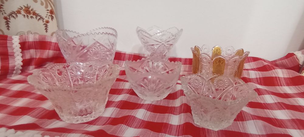 Стеклянные вазочки