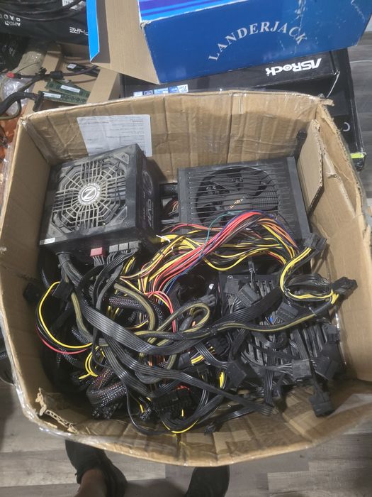 Компютърна техника дънна захранвания  ssd ram памет