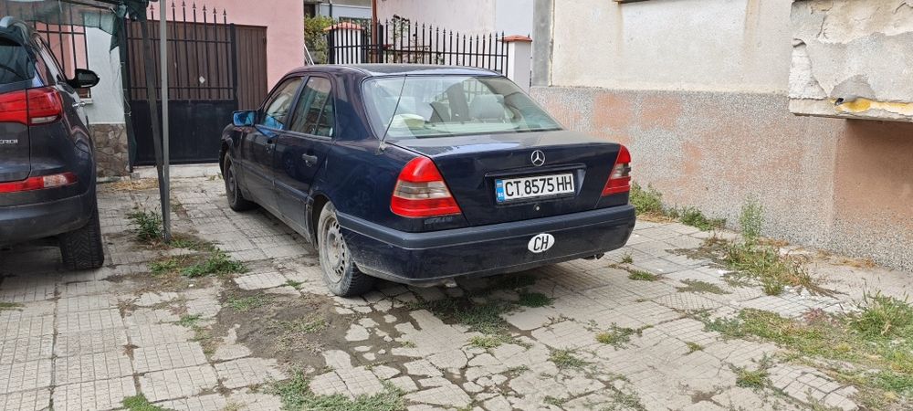 Мерцедес Бенц  С 180