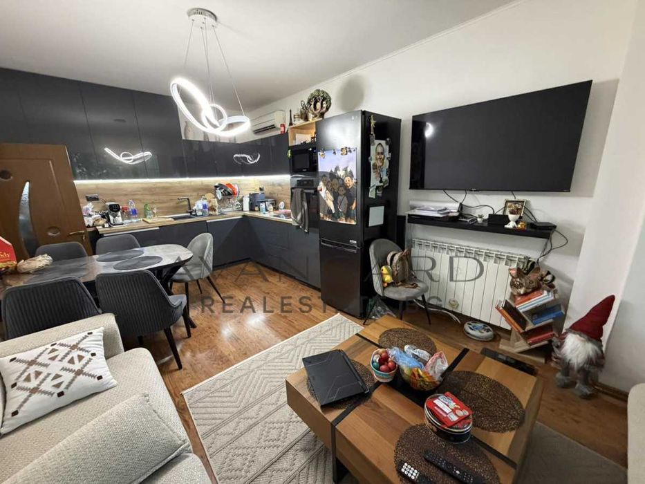 Продава се Четиристаен апартамент в Пловдив, Тракия - 86 кв.м за 956 €/кв.м - Снимка #1