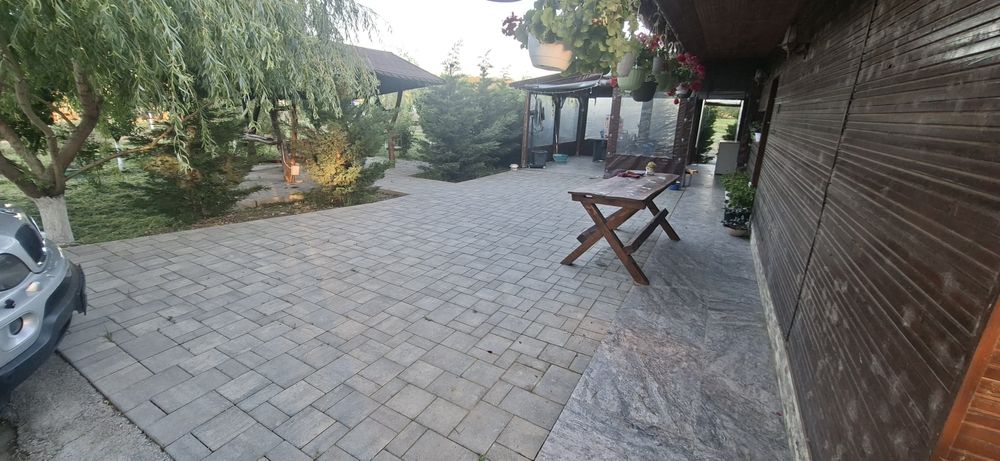 Salon  chefuri   24 ore, - spatiu de inchiriat(loc de joacă pentru copii),pentru evenimente/majorate/mici botezuri/atv/tobogan gonflabil