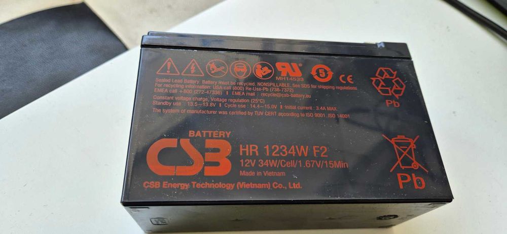 UPS APC Back-UPS ES 700VA + нова батерия