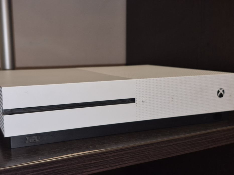 игровая приставка XBOX ONE 500гб