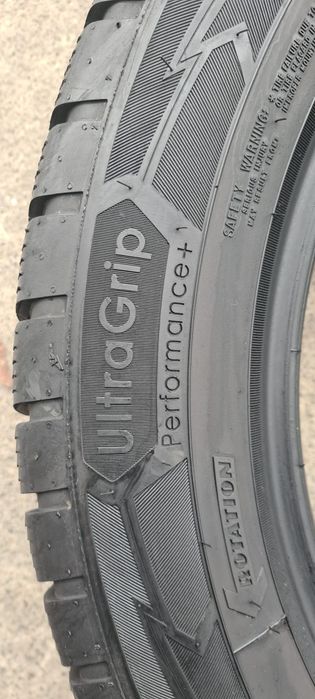 4 anvelope iarna Goodyear,fata 235/55/19,spate 255/50/19.Pret/bucata