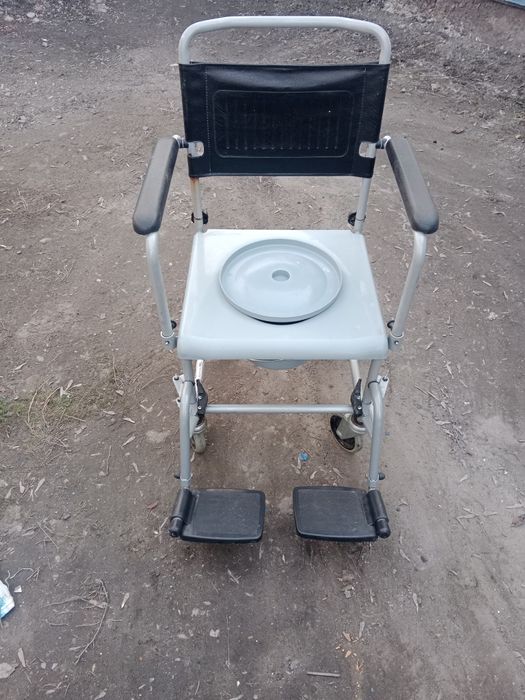 Продам инвалидную коляску