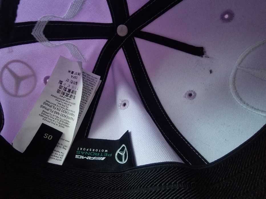 Летни на шапки 2 бр. Under Armour и Мерцедес на  Lewis Hamilton