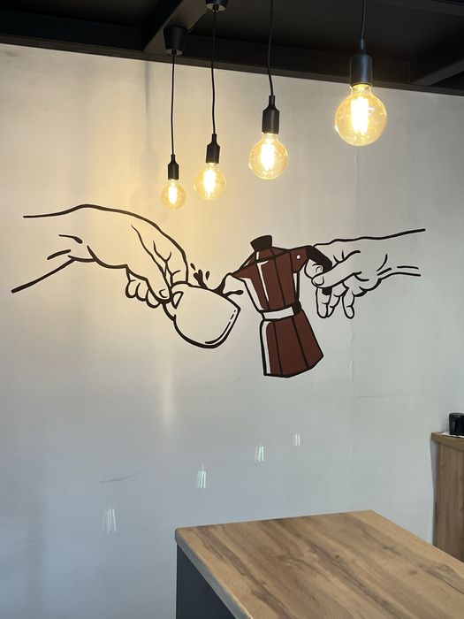 Роспись стен Астана. Дизайнер. Граффити. Рисунки на стенах, мурал