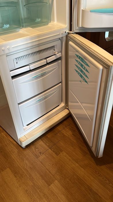 Продам холодильник