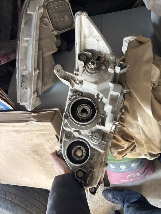 Фара на камри 40