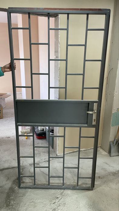 Продавам 2 врати с каси