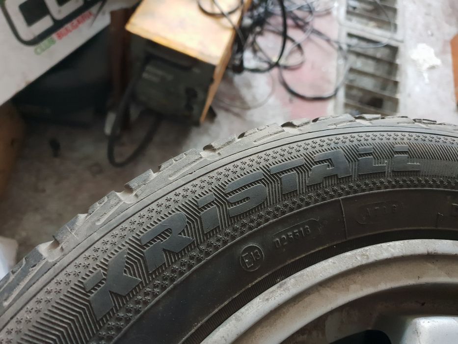 Алуминиеви джанти 14" със зимни гуми 175/65/14

Алуминиеви джанти:
-Цо