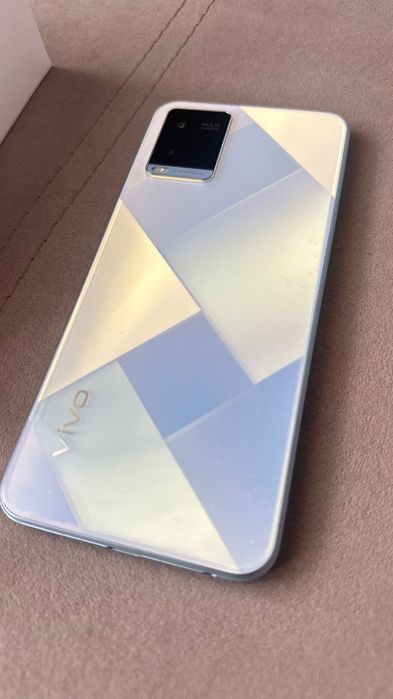 Смартфон Vivo y21