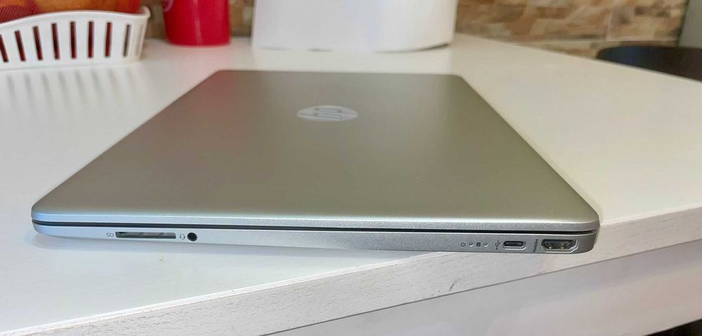 Laptop HP – i3 / 8GB / 512GB SSD / Full HD – Stare excelentă!