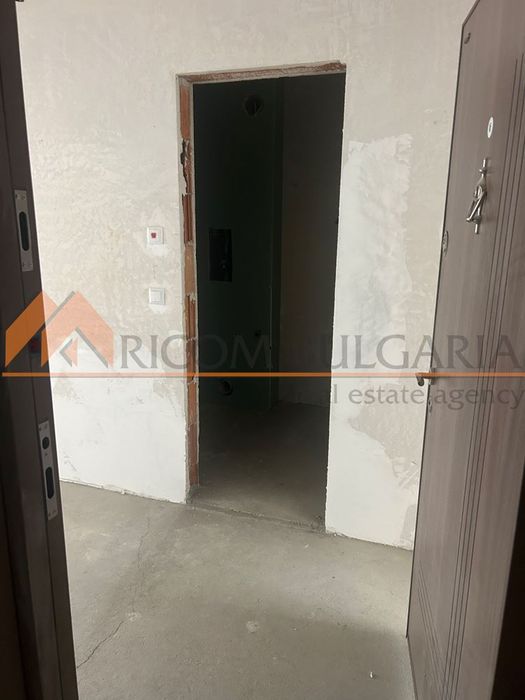 Продава се Двустаен апартамент в Варна, Възраждане 1 - 77 кв.м за 1739 €/кв.м - Снимка #8