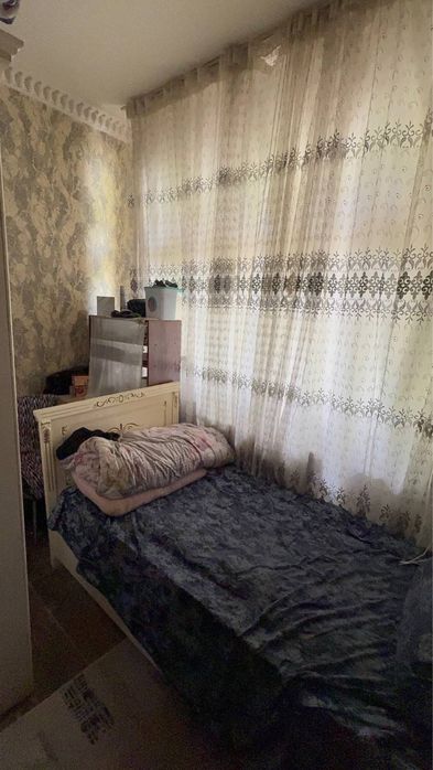 Qora qamish 1/3 1-xona sotiladi 2-etaj
