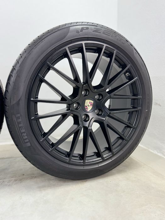 Jante Porsche Cayenne R21 E3 9Y Facelift Spyder Negru Originale Pirelli de vara 2024 90%