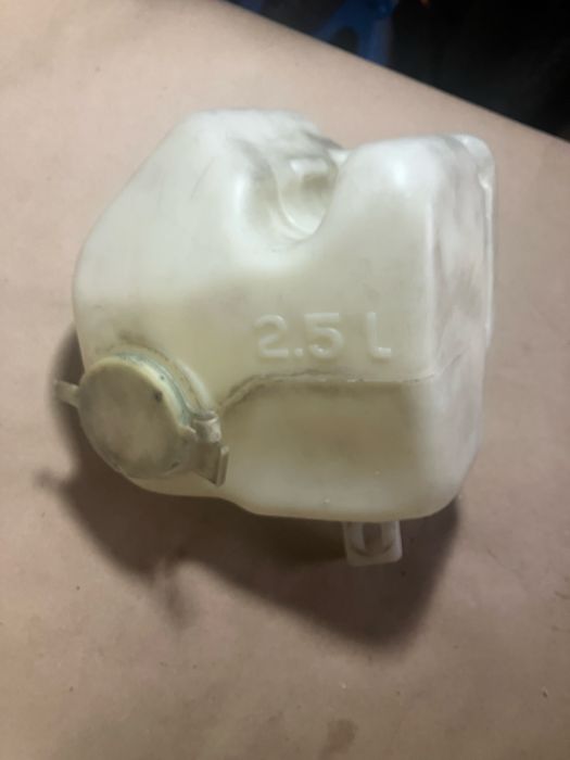 Bmw e36 бочок омывателя